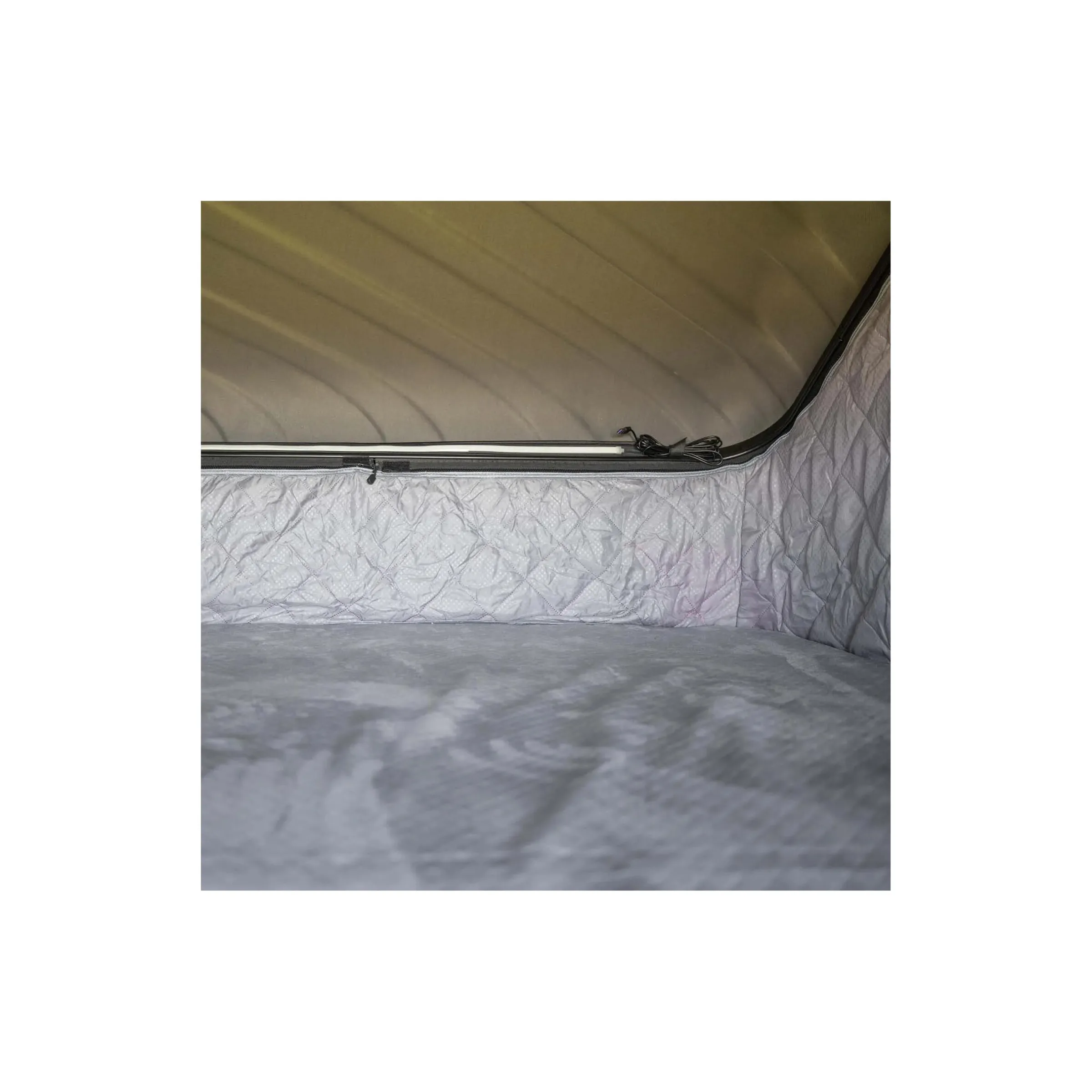 Isolant pour tente de toit