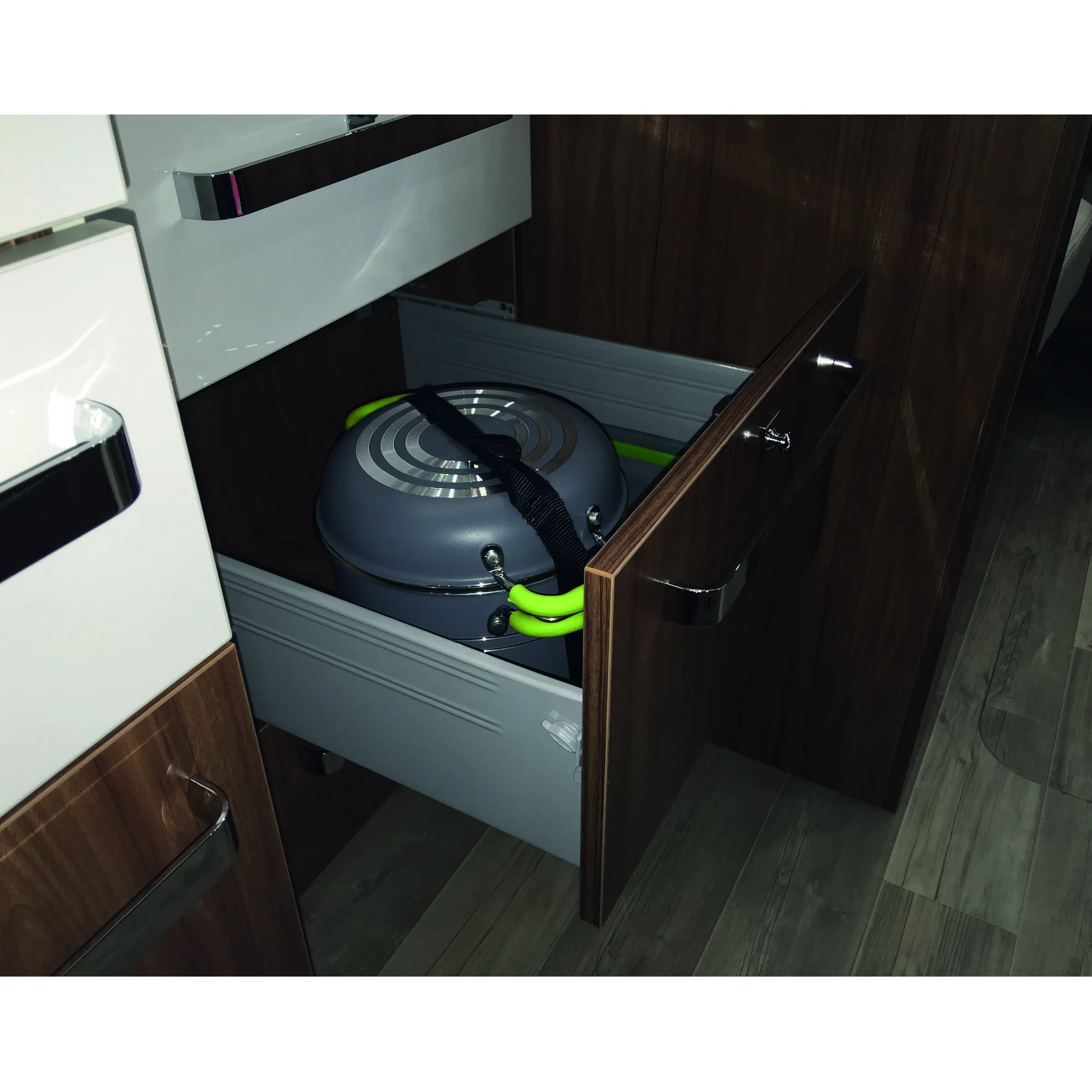 Popote EasyCook avec 8 pièces pour camping-car