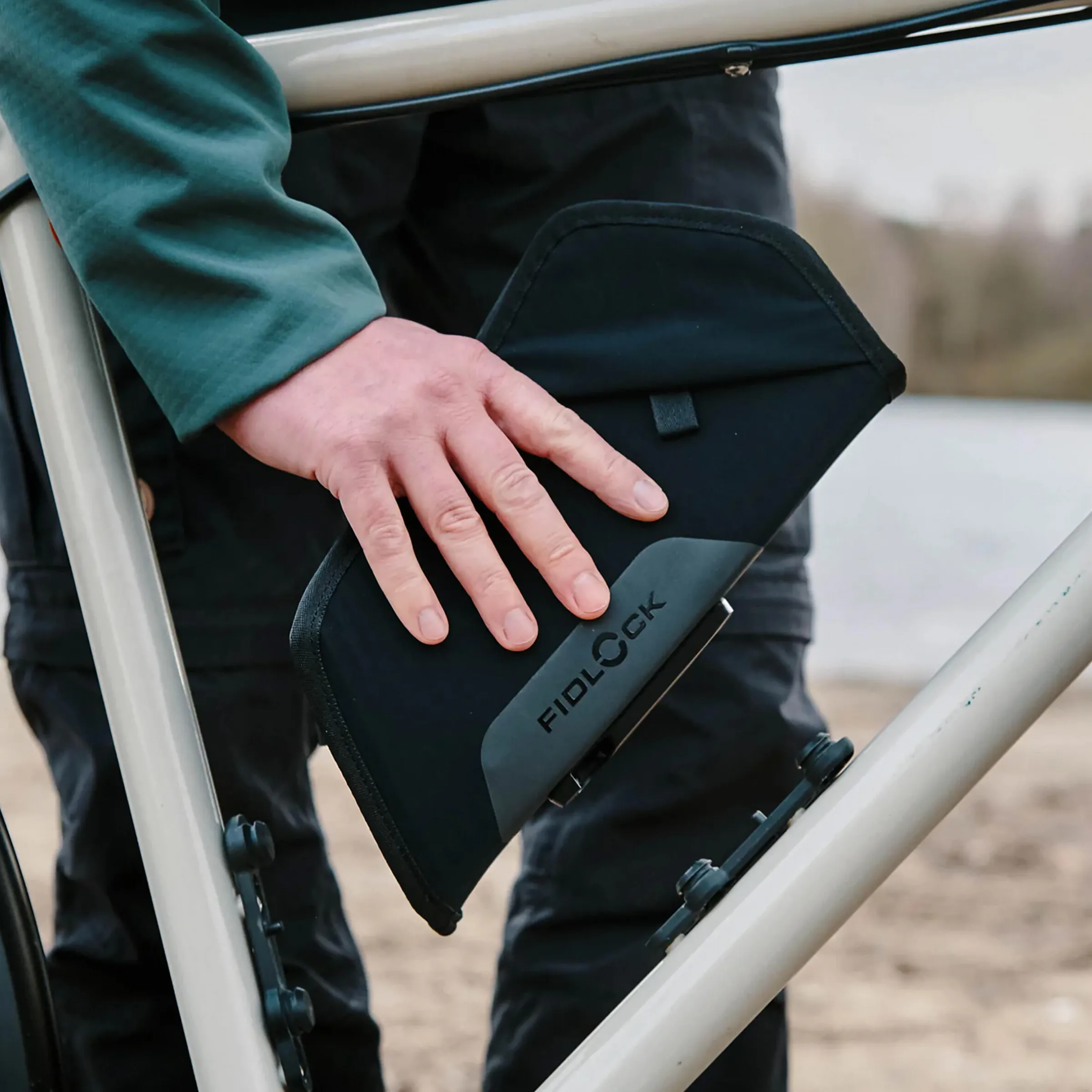 Sacoche magnétique pour vélo avec fixation FIDLOCK