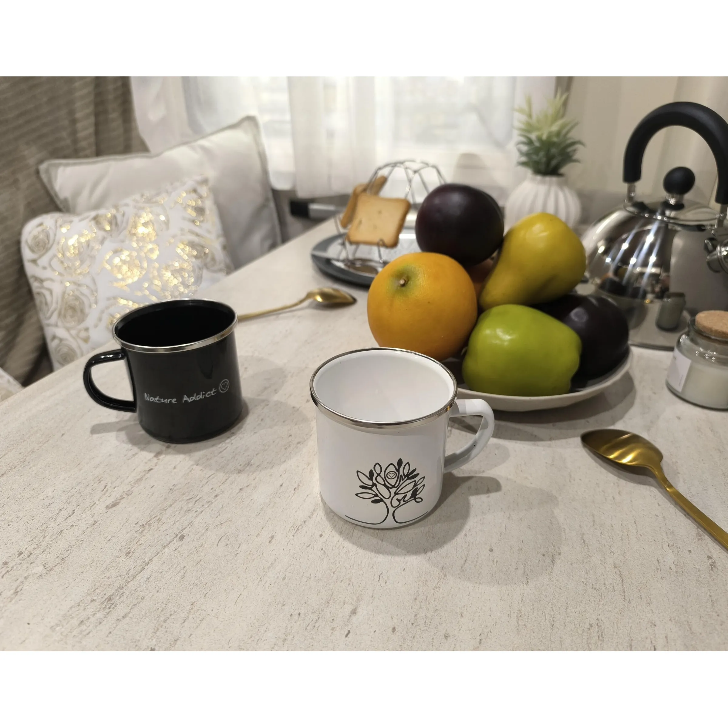 Set de 2 mugs en acier émaillé
