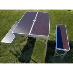 Table de camping avec bancs pour 4 personnes